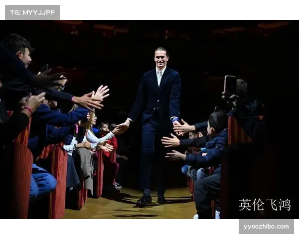 ATP年终总决赛都灵赛场 观众热情创造热烈氛围 ATP年终总决赛都灵赛场 观众热情创造热烈氛围